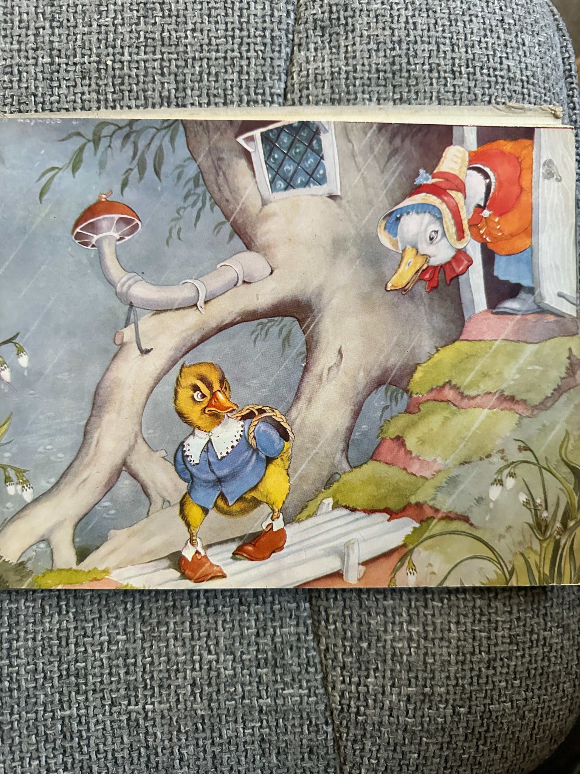 1943 Dawdles Duckling - Helen Haywood / Isobel St. Vincent (Hutchinson & Co Ltd)