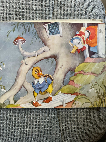 1943 Dawdles Duckling - Helen Haywood / Isobel St. Vincent (Hutchinson & Co Ltd)