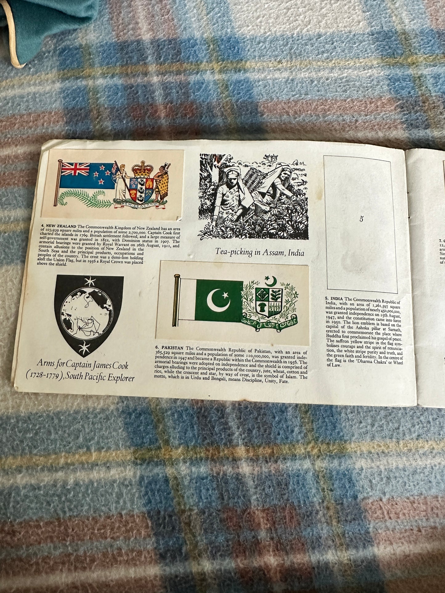 1967 Flags & Emblems Of The World(Brooke Bond Picture Cards