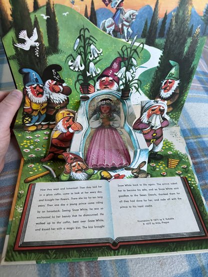 1977 Snow White Pop-Up - Vojtěch Kubašta (Murray Children’s Books)
