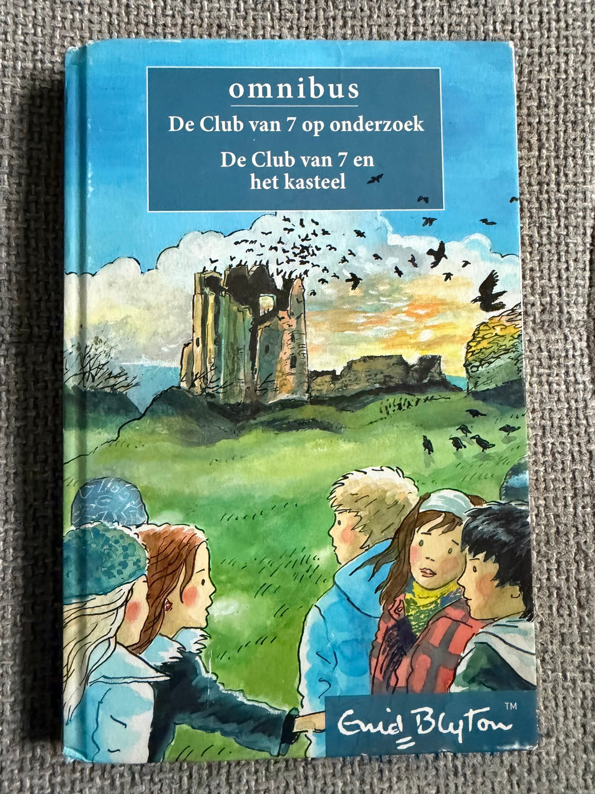 2011 Omnibus De Club Van 7 op Onderzoek / De Club Van 7 en het kasteel (Dutch) Enid Blyton (Dutch Media Trade)