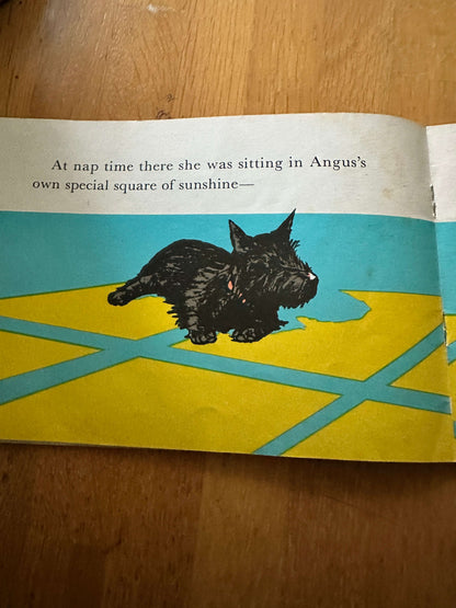 1972 Angus & The Cat - Marjorie Flack (Penguin Books)