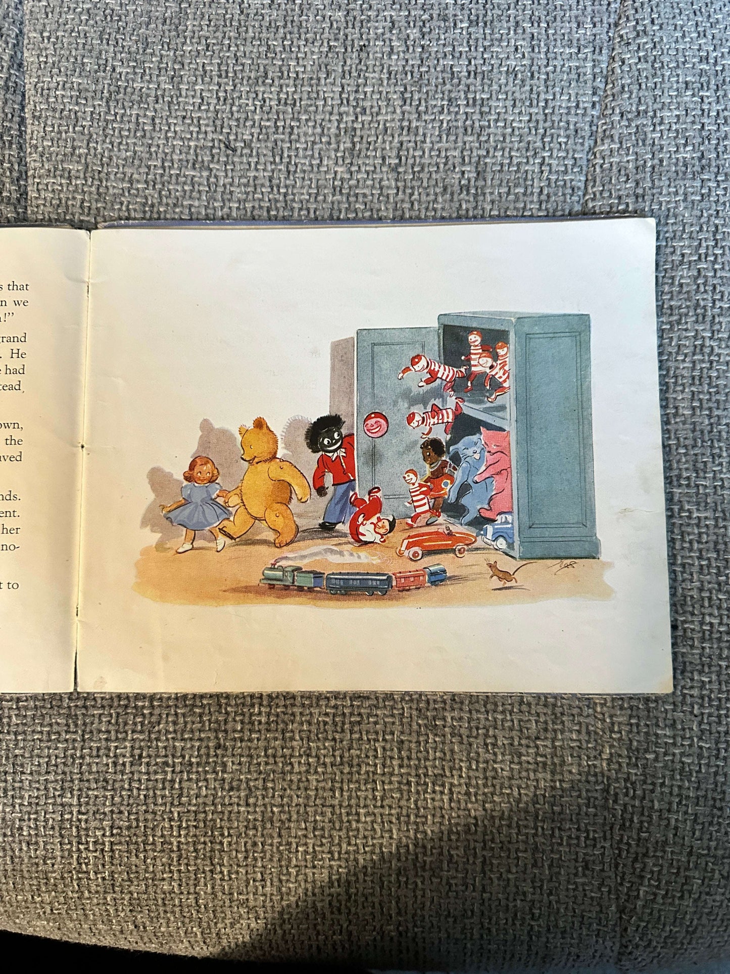 1943*1st* The Toys Come To Life - Enid Blyton (Eileen Soper Illust) Brockhampton Press