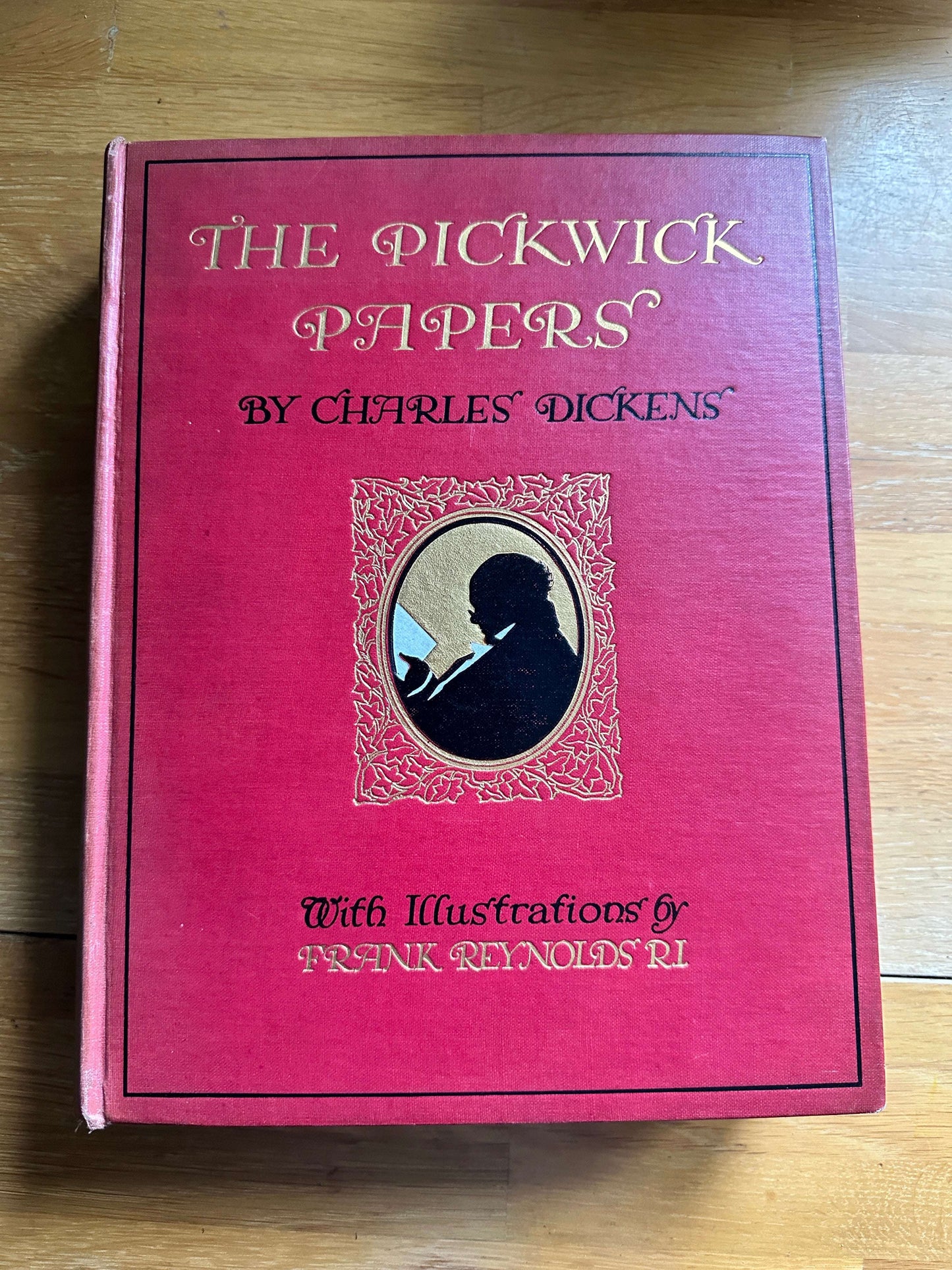 1912 The Pickwick Papers - Charles Dickens (Frank Reynolds Illust) 28cm x 22cm x 5cm The Westminster Press