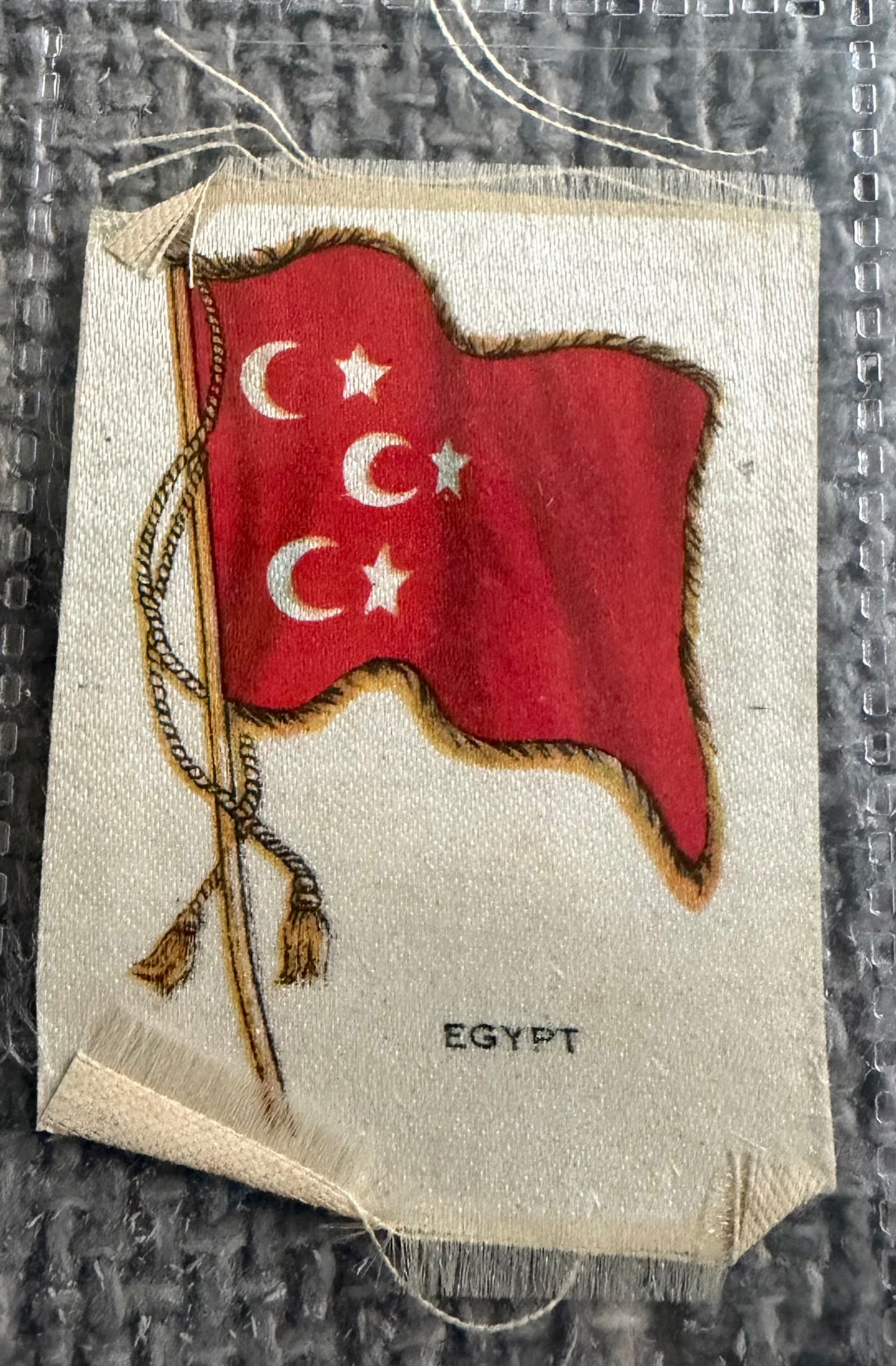 12 x Vintage Wix / B.D.V. Tobacco Silk Flag Cards — World Flags Collection c.1910s–1930s