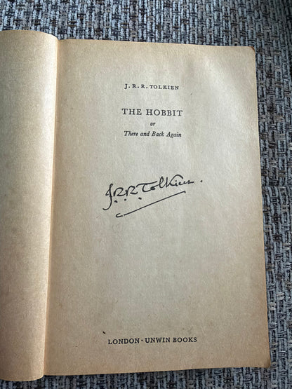 1974 The Hobbit - J. R. R. Tolkien (Unwin Books)
