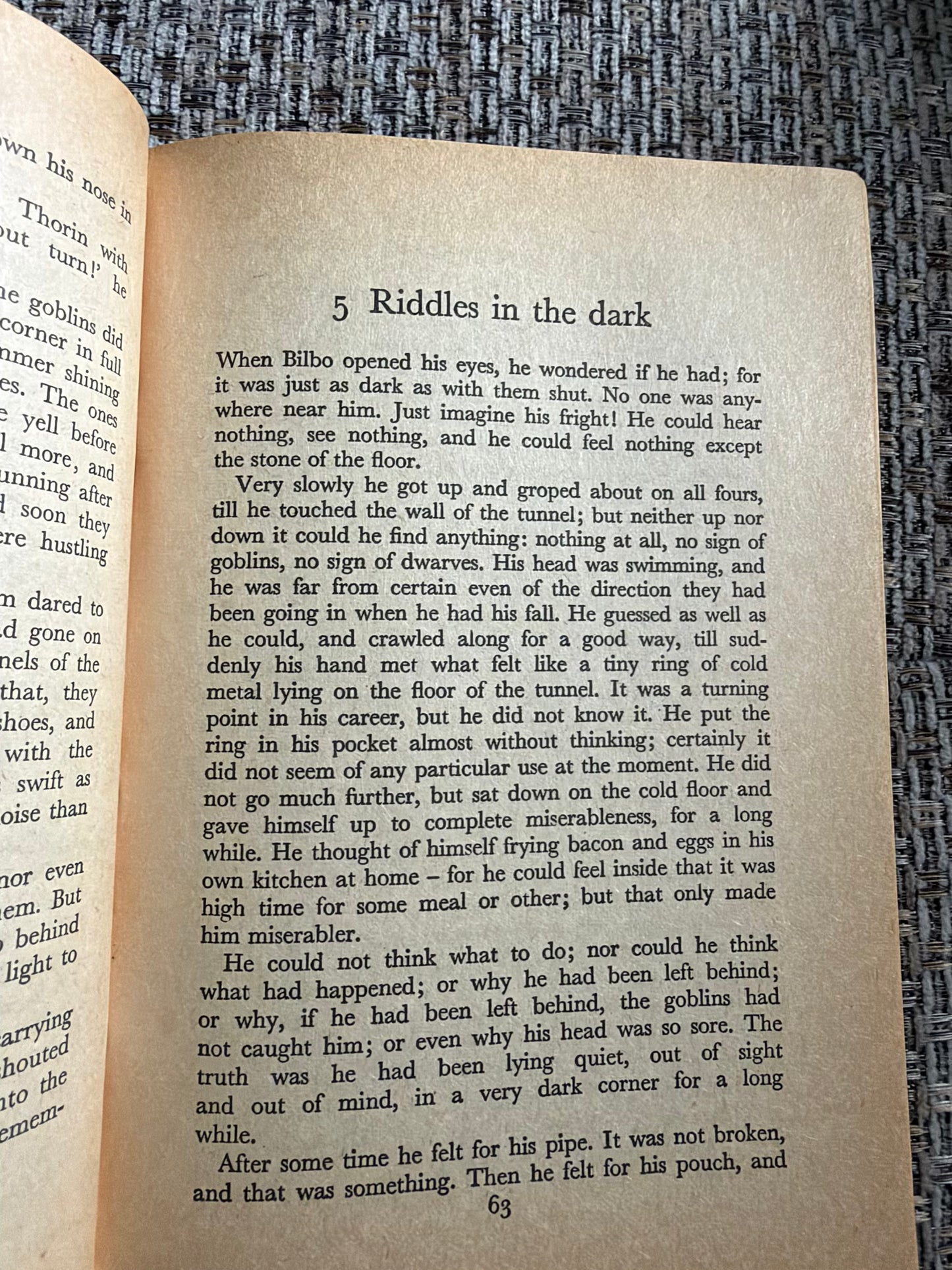 1974 The Hobbit - J. R. R. Tolkien (Unwin Books)