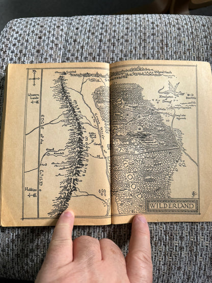 1974 The Hobbit - J. R. R. Tolkien (Unwin Books)