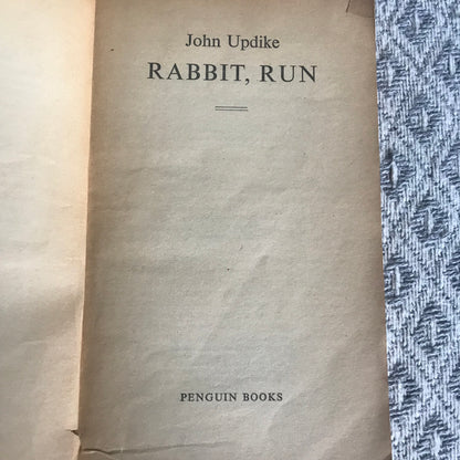 1964 Rabbit Run - John Updike(Penguin Books)