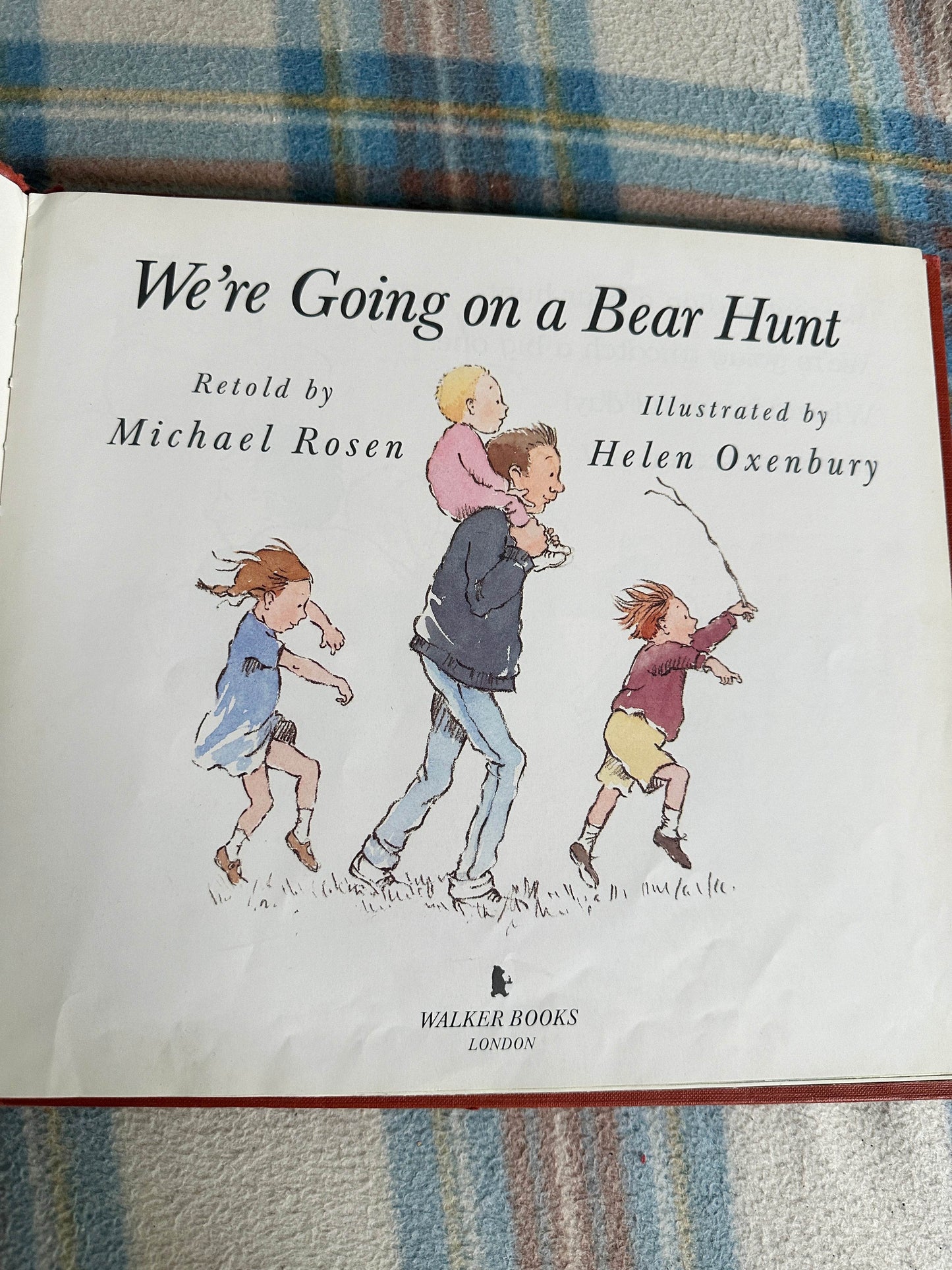 We're Going on a Bear Hunt children's book by Michael Rosen Helen Oxenbury rare book with colorful illustrations