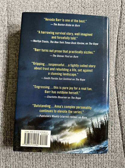 Destroyer Angel Nevada Barr first edition book back cover featuring reviews and landscape imagery