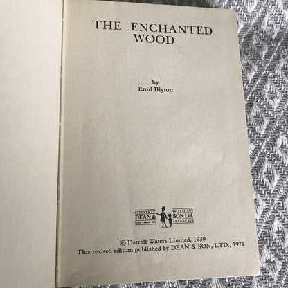 1971 The Enchanted Wood - Enid Blyton (Dean & Son) Rewards 33