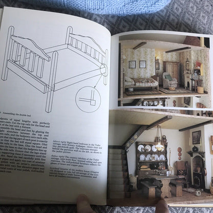 1985 The Dolls House DIY Book - Venus & Martin Dodge(David and Charles Pub)
